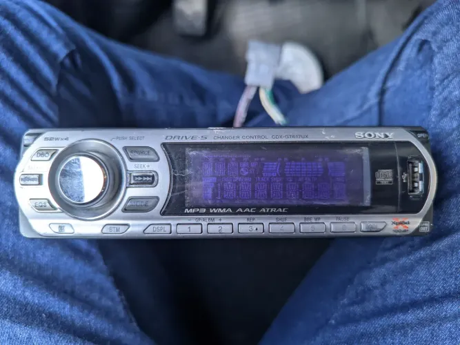 Cd player sony CDX-GT617UX