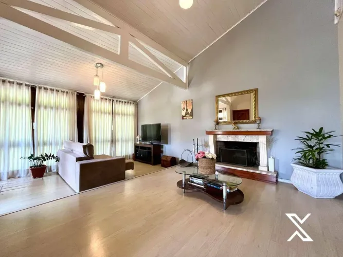 Casa com 4 dormitórios para alugar, 200 m² por R$ 6.588,00/mês - Água Verde - Blumenau/SC