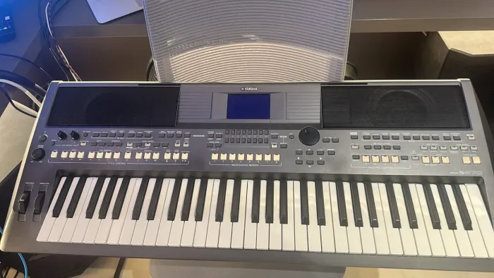 Teclado psr 670