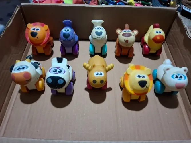 Playskool Wheel Pals conhecidos como Zoomimals ou carrinhos de bichinhos com rodinhas