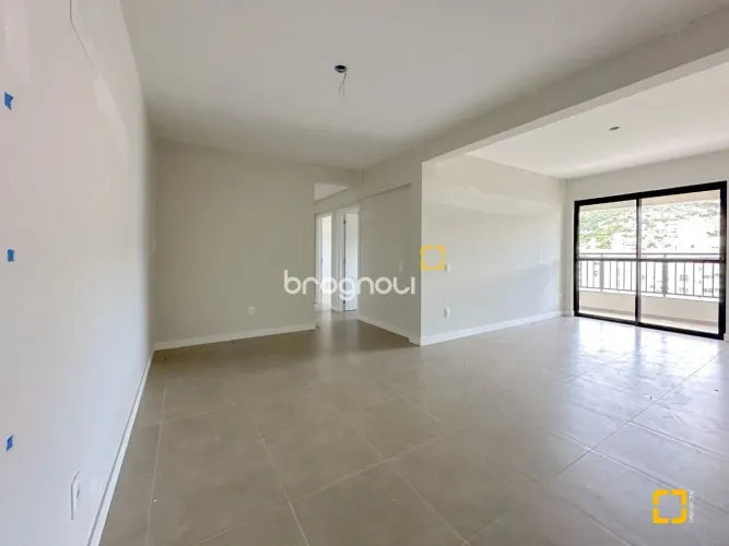 Apartamento novo, 3 dormitórios - 2 vagas - Florianópolis - Ao lado do Shopping Primavera