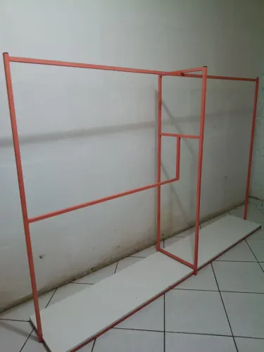Arara de Roupas