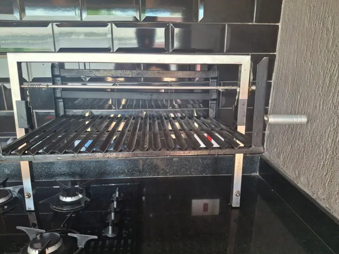 Churrasqueira gourmet 60x40cm com elevação