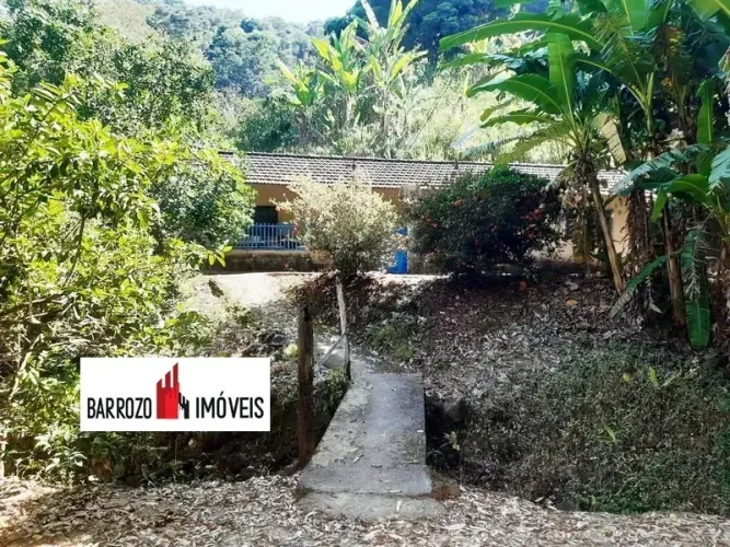 Barrozo Imóveis - Sítio a venda de 18 ha (180.000 m²) com córrego e nascente alta.