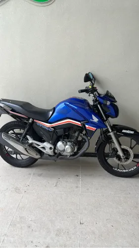 VENDO TITAN AZUL 2019