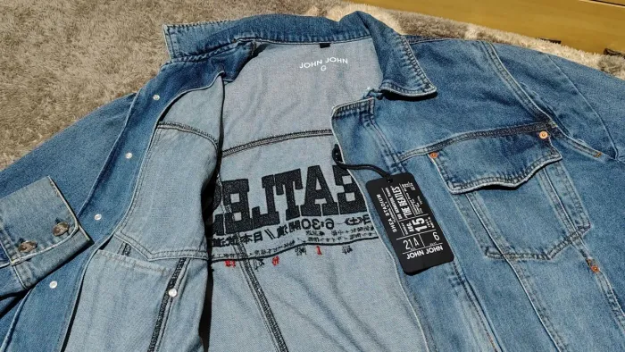 Jaqueta John John / Beatles edição limitada, modelo Yesterday com bordado ríssima.....NOVA