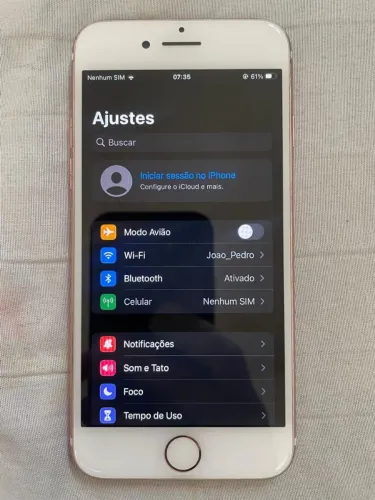 Vendo um iPhone 7 32 gb novo.