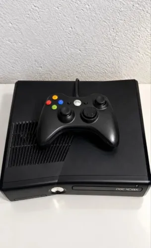 Xbox 360 bem conservado