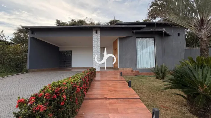 Casa de alto padrão com 4 suítes e 550 m² | 1.020 m² de terreno