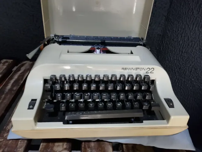 Maquina de escrever Remington 22