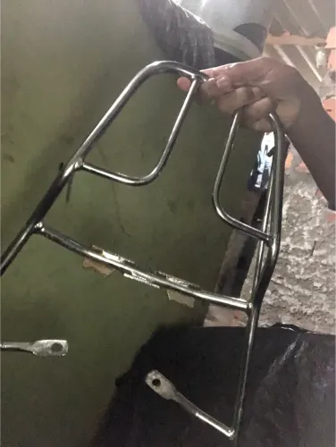 Churrasqueira de moto que vai o báu?
