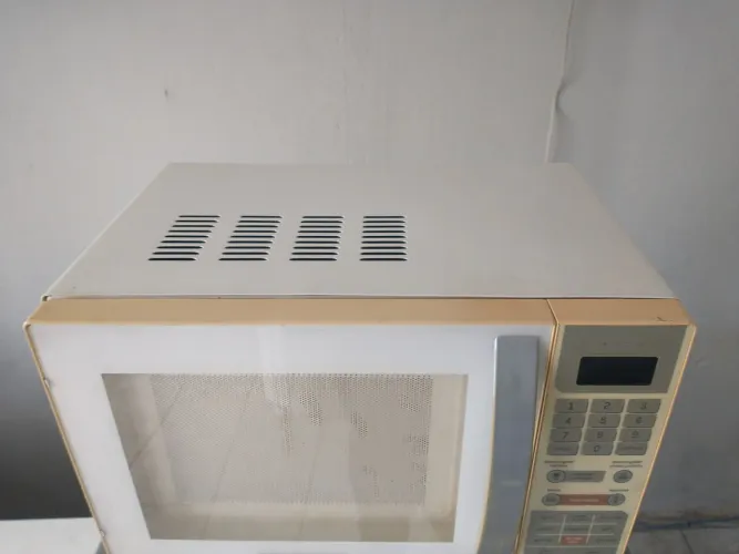 Microondas funcionando 170,00