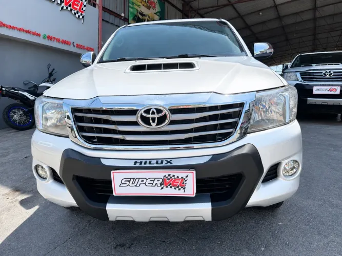 Toyota Hilux CD SRV D4-d 4X4 3.0 TDI Diesel AUT 2013