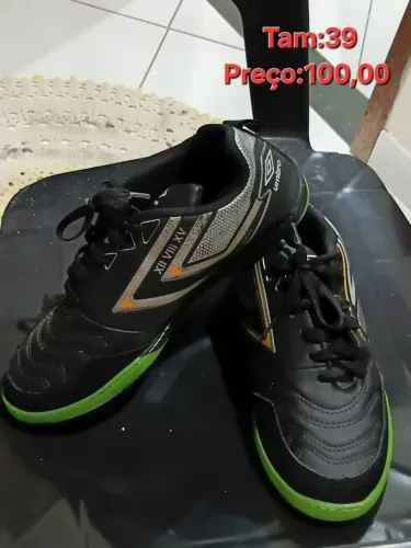 Chuteira PRO 5 Verde pouco usada,mais sacola da fila,e meia antiderrapante
