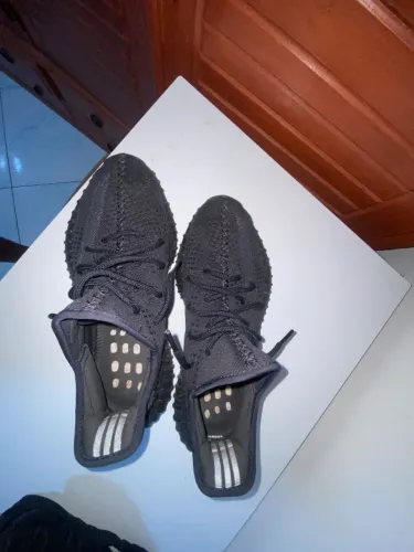 Yeezy onyx