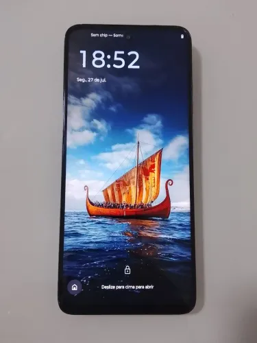 Vendo celular moto g 15 R$ 250 com pequeno trincado na tela 