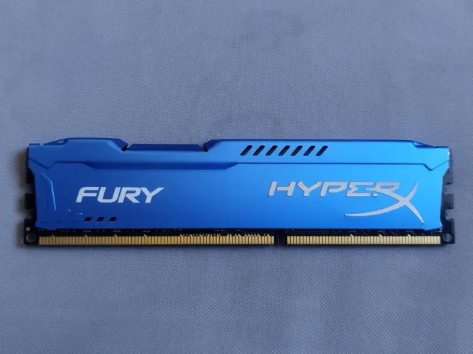 Memoria Ddr3 HyperX 8 Giga - 1866<br>8GB 1G x 64-Bit DDR3-1866<br>CL10 240-Pin DIMM