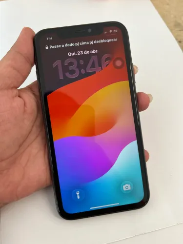 iPhone 11 64Gb acompanha acessórios 