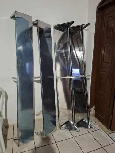 Patreleiras em inox medindo 190x30 cm