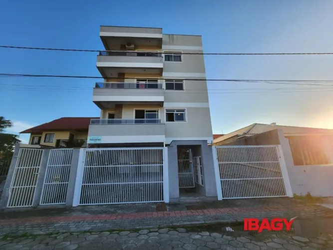 Excelente Apartamento 2 dormitório(s) em Ponte do Imaruim - Palhoça