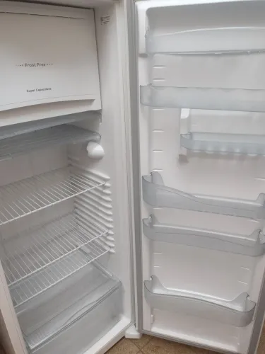 Vendo geladeira Consul Frost Free $1300 não entrego chama no WhatsApp *