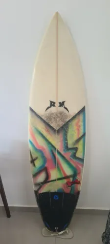 Prancha de surf 5,11 RM - conserto para ser feito