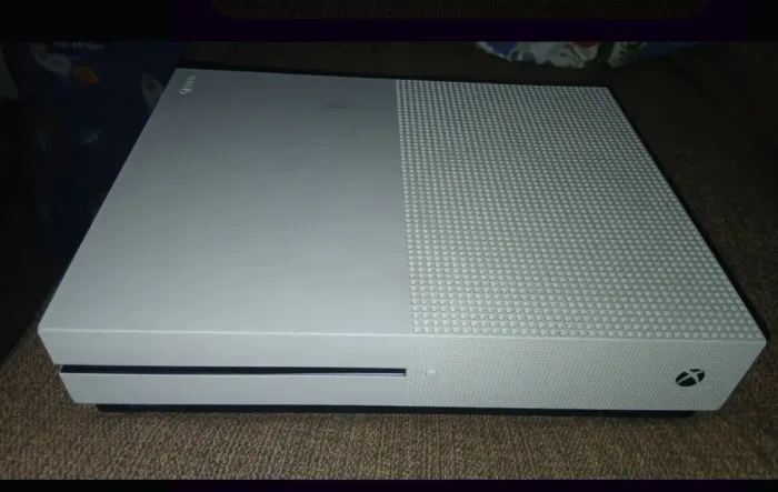 Troco xbox one s de 1 tera completo 