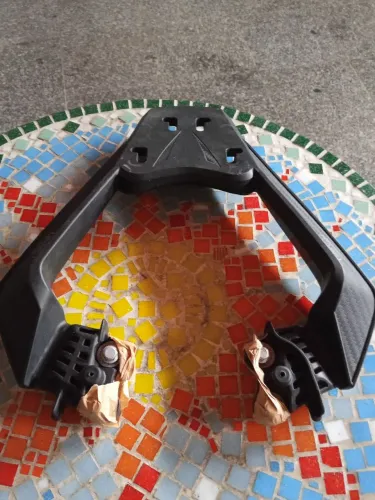 Vende se suporte Scan pra Twister 300 f 2023 muito novo sem marcas de uso