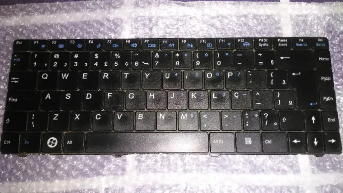 Teclado para  Notebook  Philco 14d Itautec W7425 Mp-07g38pa-430 Us Pto