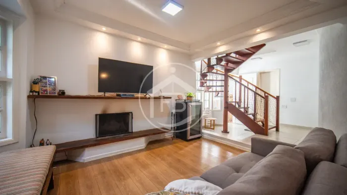 Casa de Condominio á Venda na Granja Viana - 200m² | 3 Dorms | 2 Vagas - Condominio Aldeia