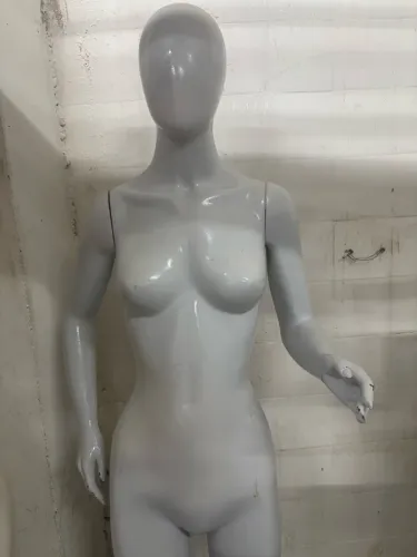 Manequim Feminino Corpo Inteiro - Fibra Branca - Cabeça Ovo