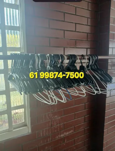 Vendo cabides usado 