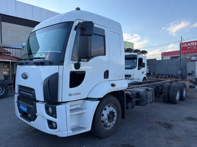FORD CARGO 2429 2013 ÚNICO DONO 