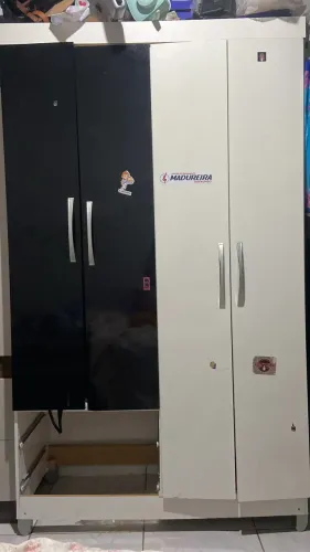 Guarda roupa solteiro