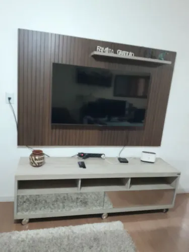 Painel Ripado para TV + Rack com Espelho - Excelente Estado