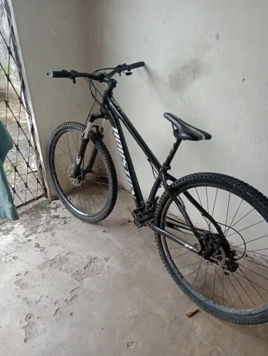 Vendo está bicicleta pouco usada valor 1000 reais