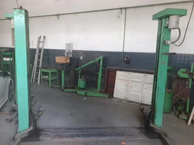 Elevacar 2.500kg (Usado)