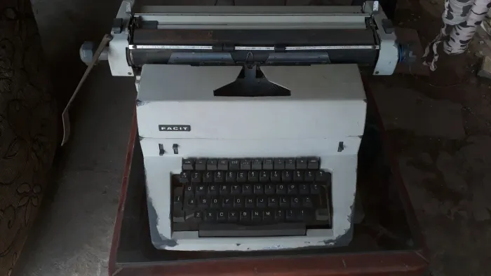 Máquina de escrever Facit antiga 