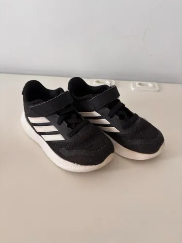 Tênis Adidas (original) infantil, número 24