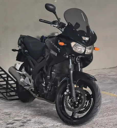 Yamaha TDM TWIN 900. Pneus e bateria novos. Moto para pessoa Exigente