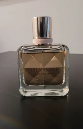 Perfume irresistible givenchy, 35ml, lote 4001, quase sem uso.