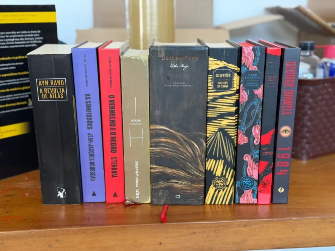 Combo com 9 Livros Clássicos - Orwell, Victor Hugo, Homero e Mais | Excelente Estado
