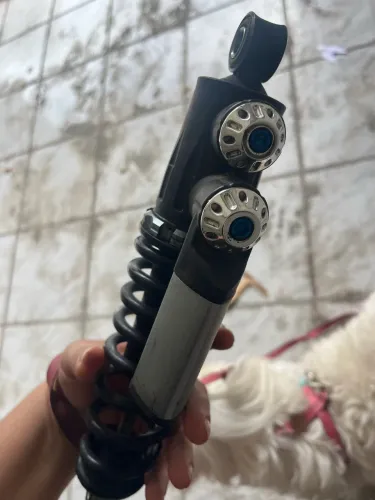 Amortecedor de scooter elétrica