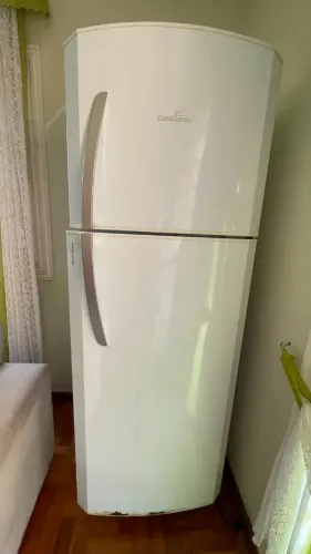 Geladeira Continental em Bom Estado