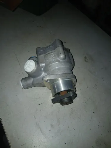 BOMBA DIRECAO MOTOR CUMMINS ISF 2.8 01/21... 23B422156B