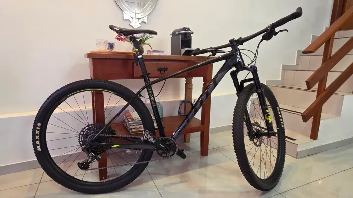 Bike Scott Scale 950 L mais todo kit
