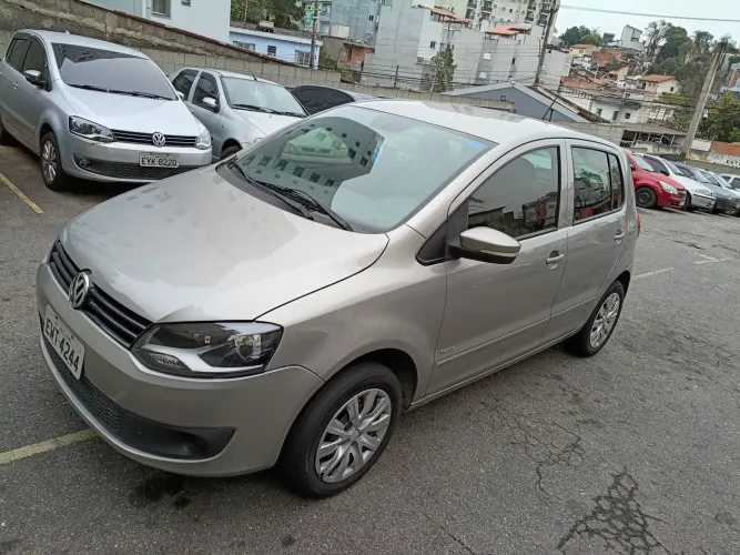 Volkswagen Fox 1.0 MI Total Flex 8V 5P 2012