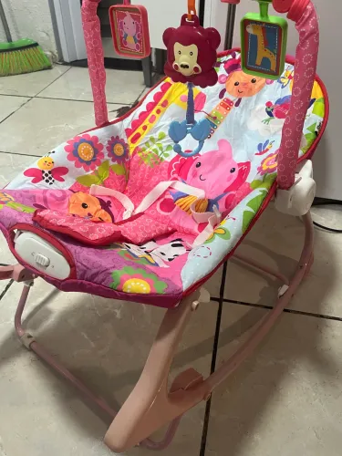Carrinho de bebê voyage e cadeirinha de balanço