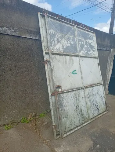 Portão grande