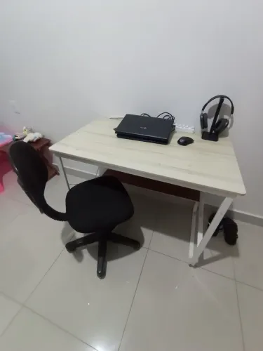 Mesa escritório + cadeira giratória